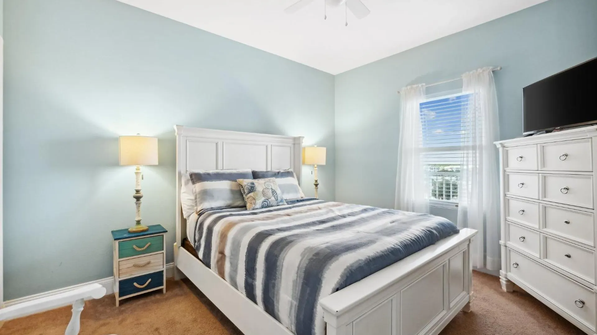 The Beach Scene At Laketown Wharf #524 By Nautical Properties Panama City Beach Feriehus