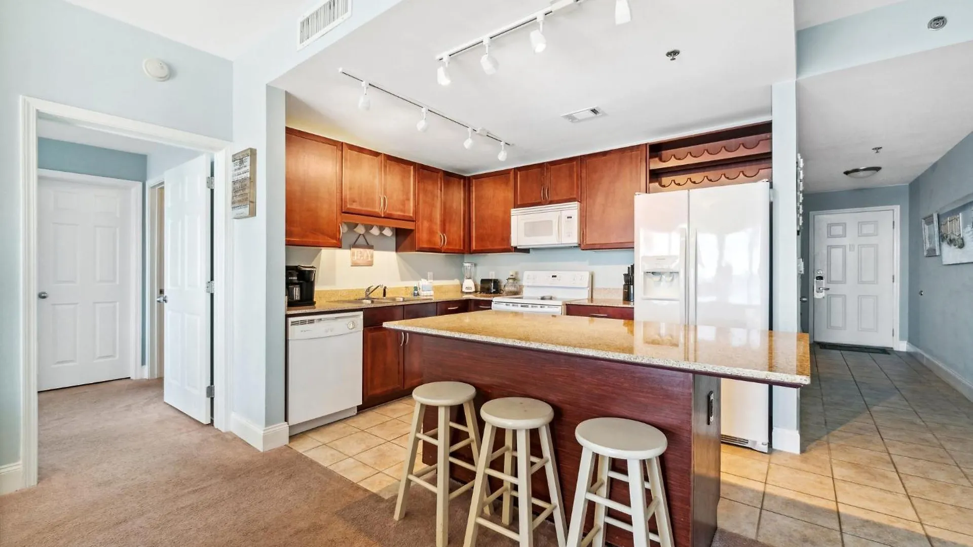 The Beach Scene At Laketown Wharf #524 By Nautical Properties Panama City Beach 0*,